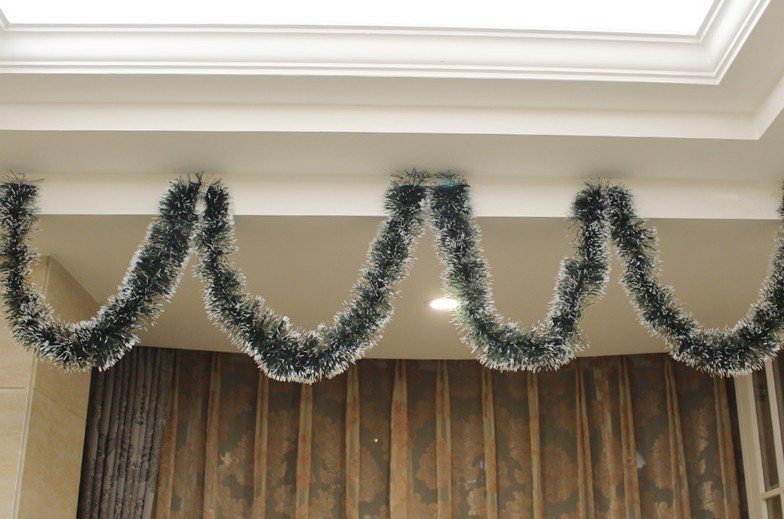 Christmas Tinsel Garlands, 5-Pack – Snow Tips in Dark Green, 2.5 m Each