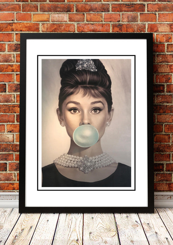 Audrey Hepburn ‘Bubblegum’ Pop Art Poster – Framed A4 Print